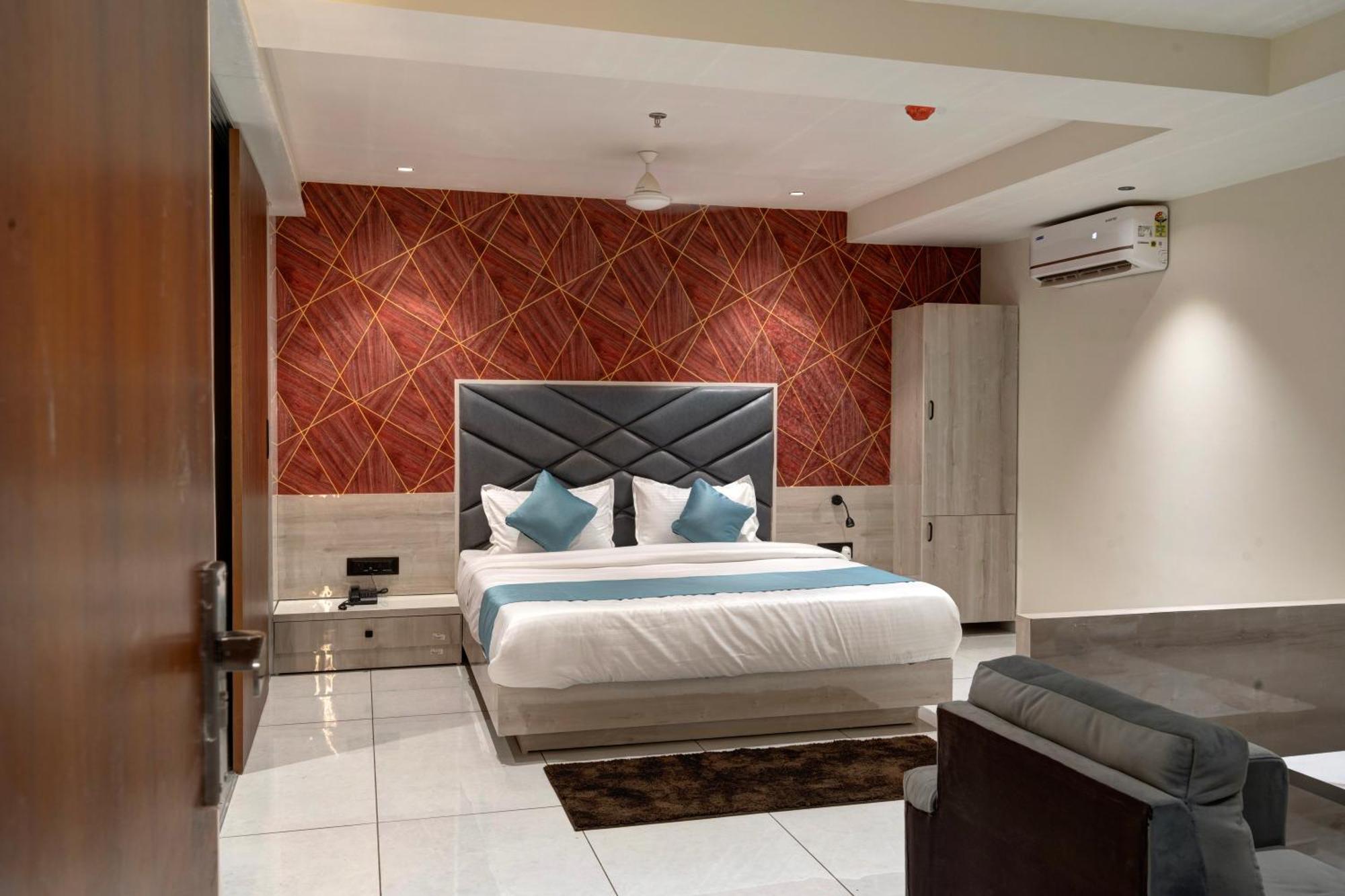 Hotel Shrimad Villa 간디나가르 외부 사진