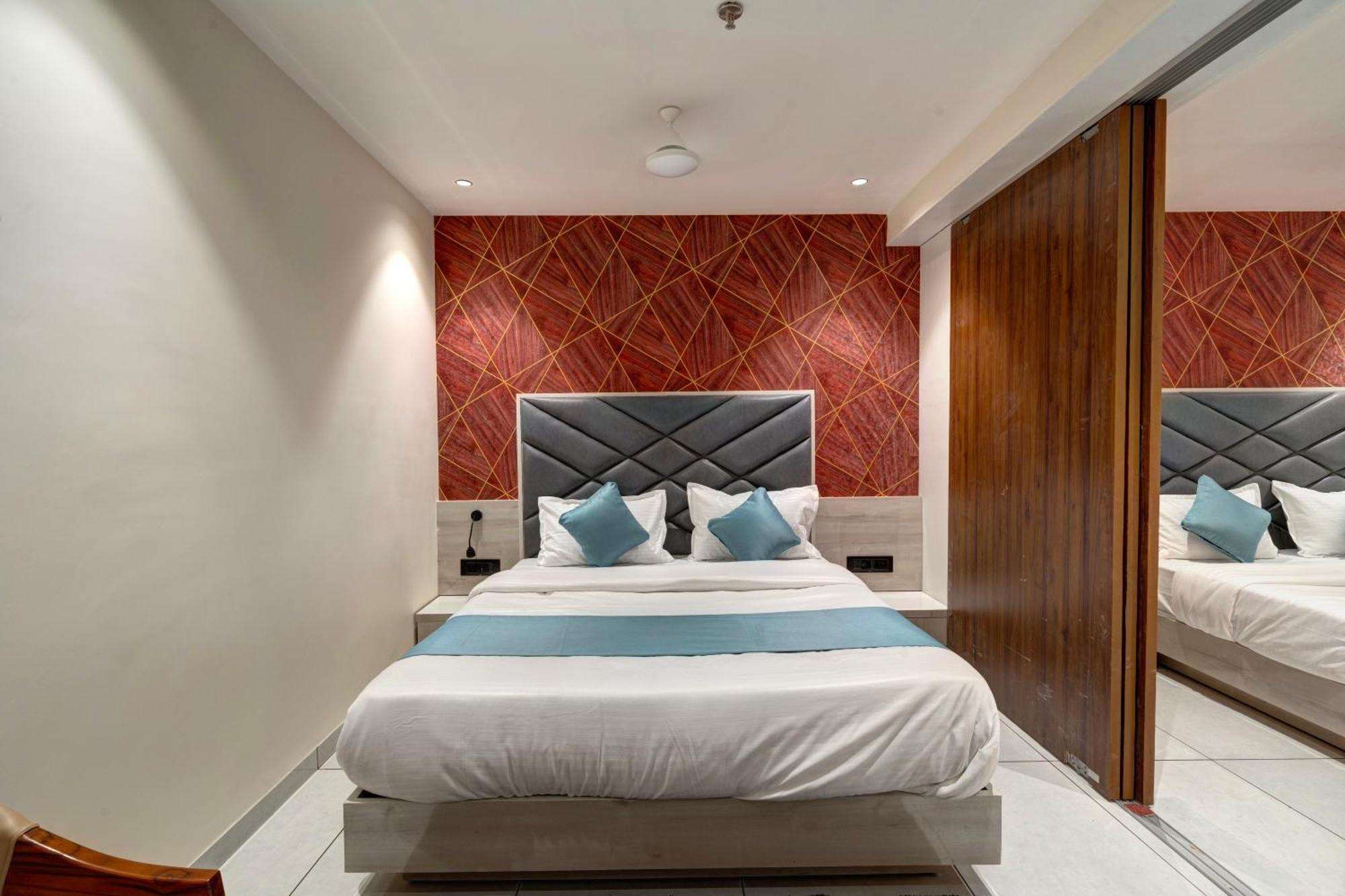 Hotel Shrimad Villa 간디나가르 외부 사진