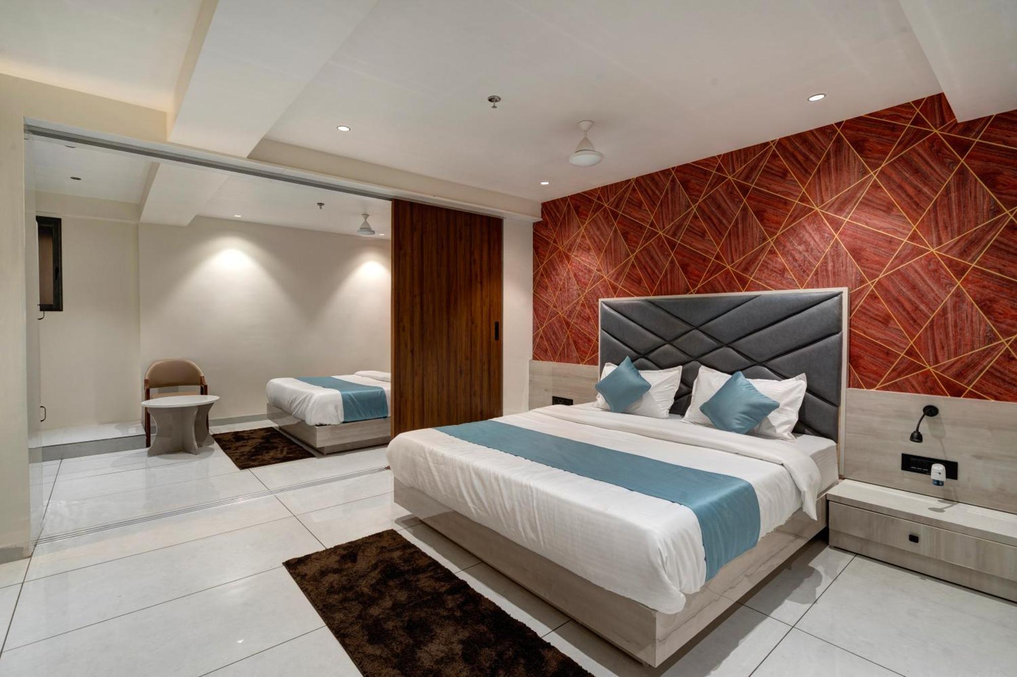Hotel Shrimad Villa 간디나가르 외부 사진