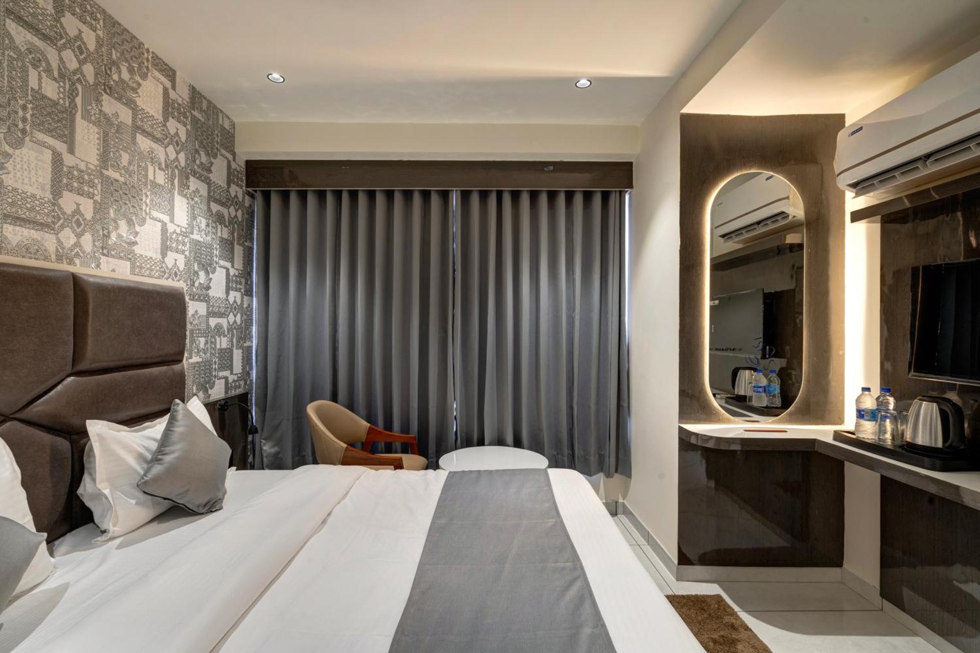 Hotel Shrimad Villa 간디나가르 외부 사진