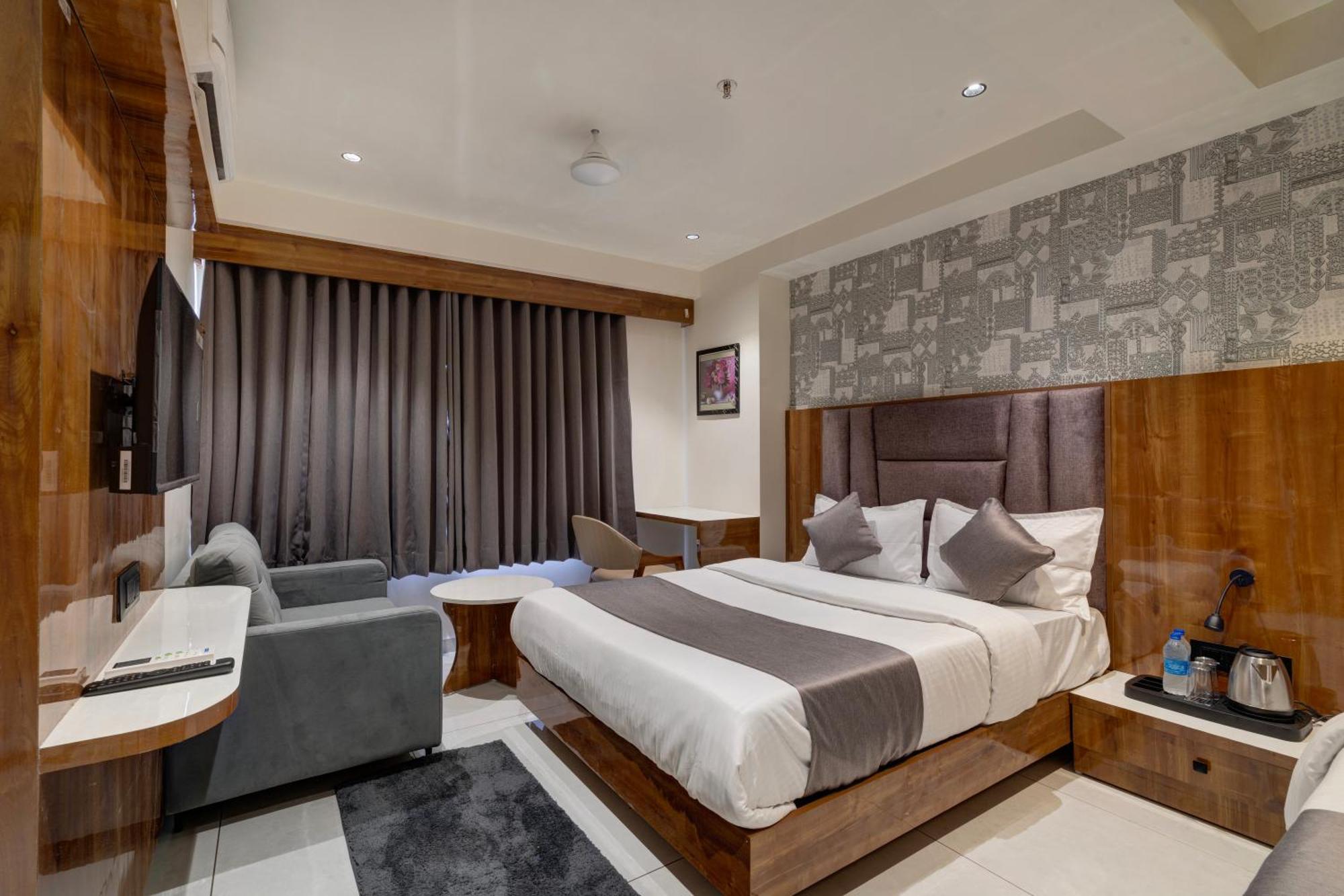Hotel Shrimad Villa 간디나가르 외부 사진